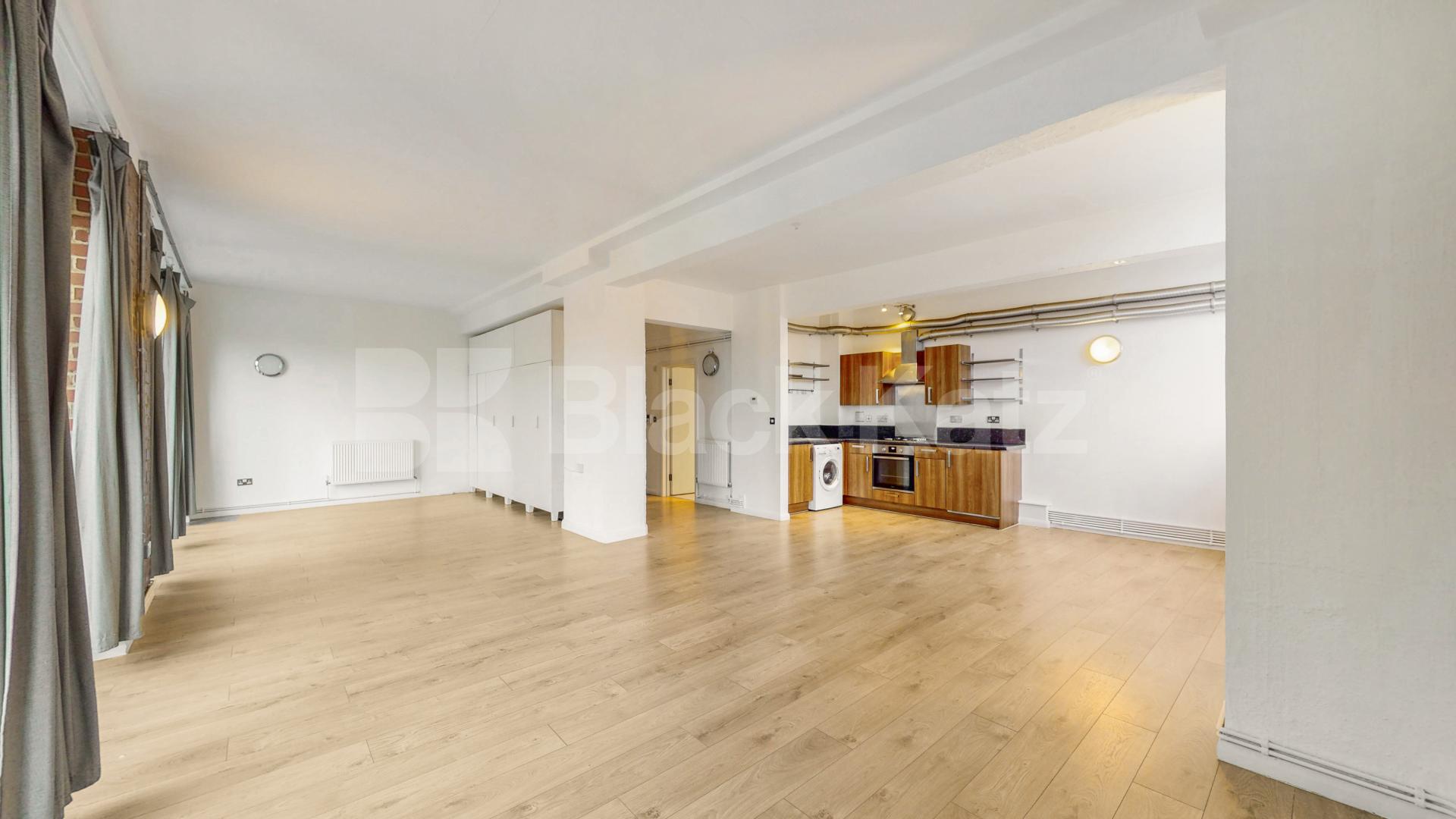 Spacious Studio located within a warehouse conversion with exposed brick  Ability View - Kingsland Road, Haggerston